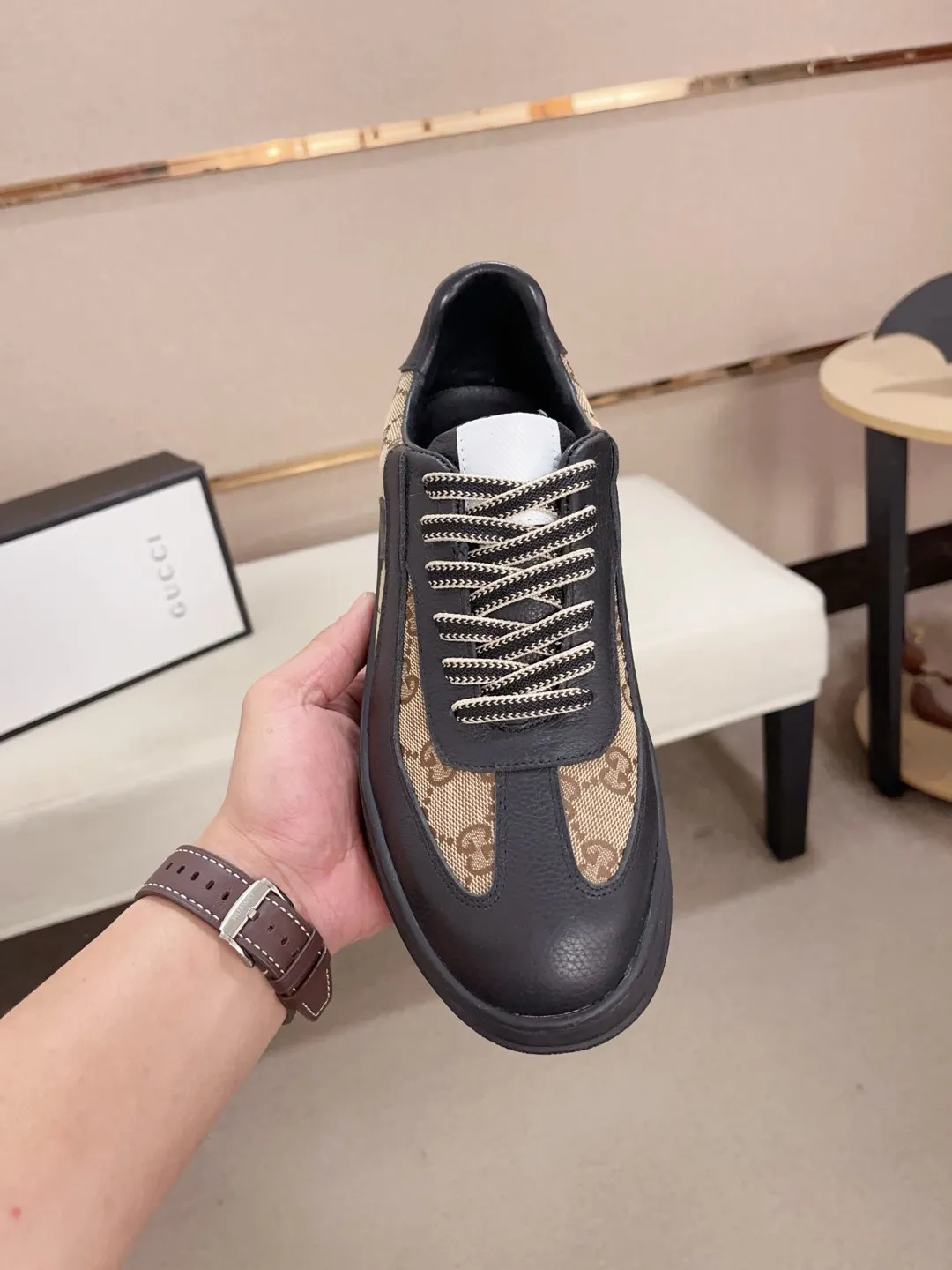 Men's shoes 💰: 420💰 [Gucci] Gucci's latest casual men's shoes, welcome to 1:1 comparison, a popular Hong Kong counter casual shoe, counter quality, support inspection, high-quality workmanship, uppers made of Italian imported calfskin, sheepskin lining insoles original fashion sports outsole, casual fashion, high-end quality, size: 38-44.